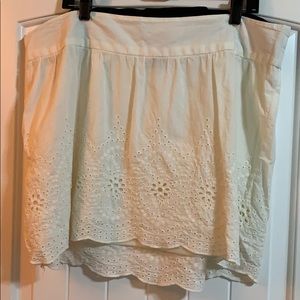 Lined skirt with eyelet detail